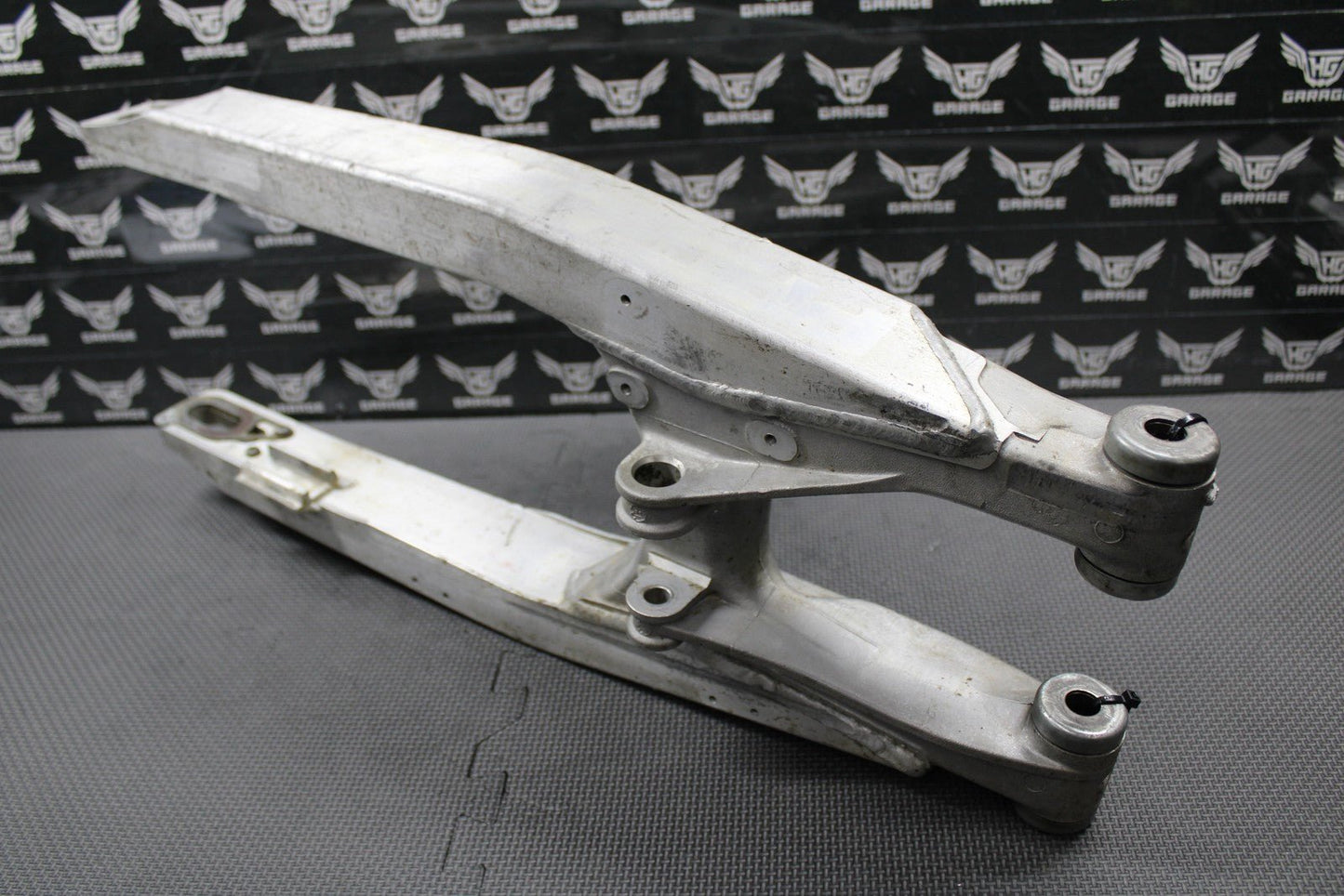 1988 HONDA CR125R OEM SWINGARM SWING ARM REAR SUSPENSION 52000 - KS6 - 830 GOOD! - hggarage
