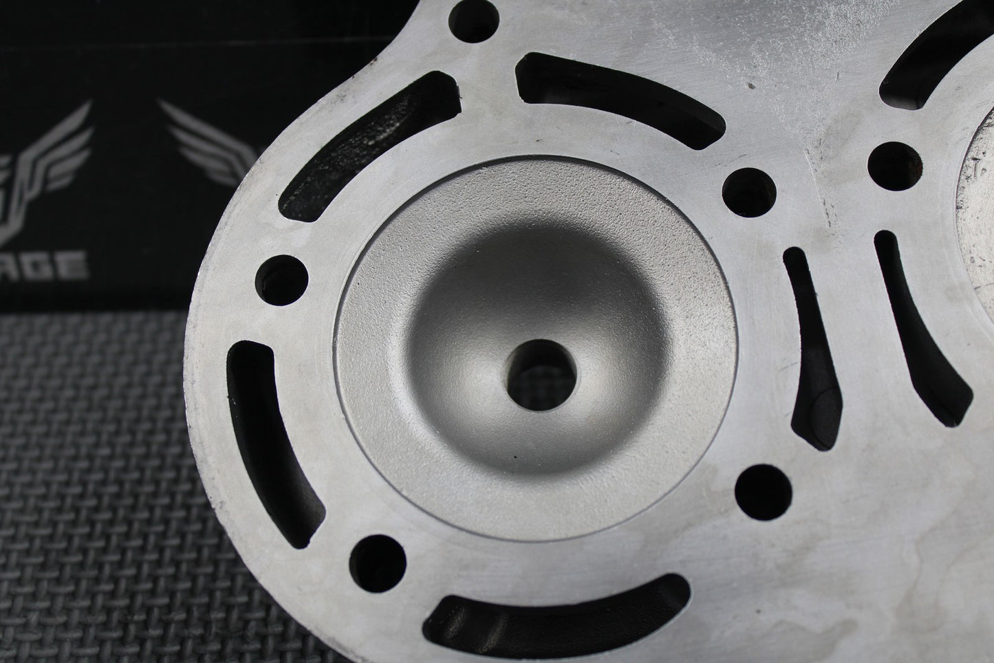 2001 87 - 06 YAMAHA BANSHEE YFZ350 OEM CYLINDER HEAD CAP DOMES 2GU - 11111 - 00 - 0 - hggarage
