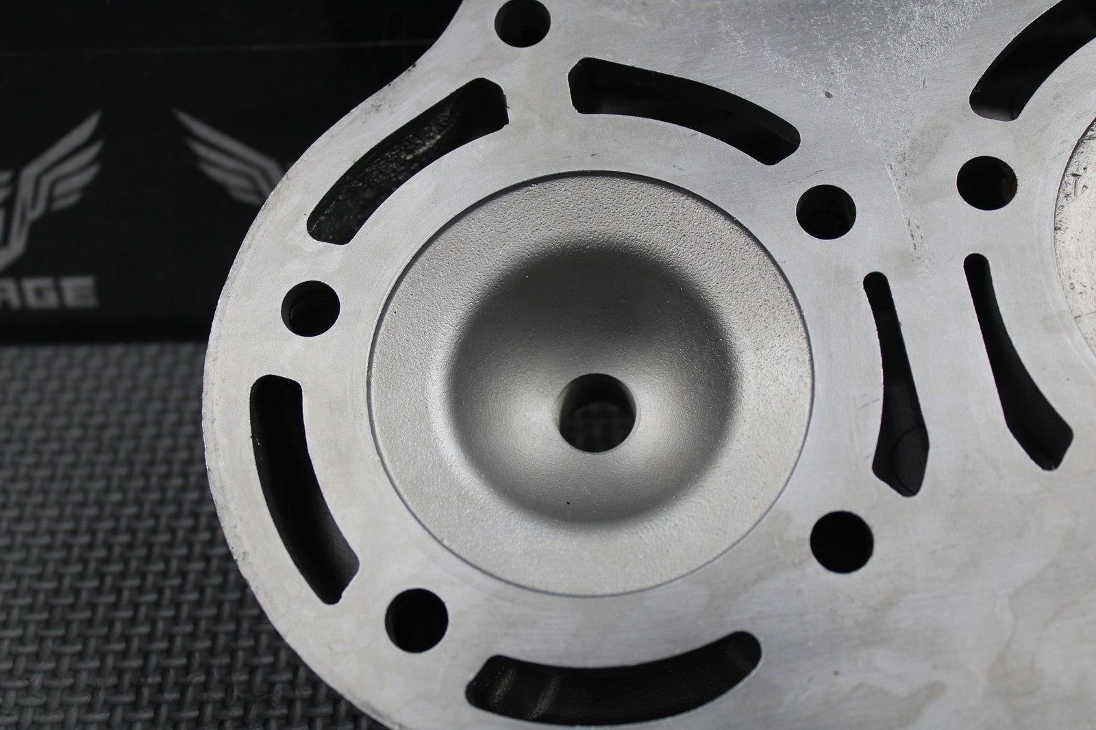 2001 87 - 06 YAMAHA BANSHEE YFZ350 OEM CYLINDER HEAD CAP DOMES 2GU - 11111 - 00 - 0 - hggarage
