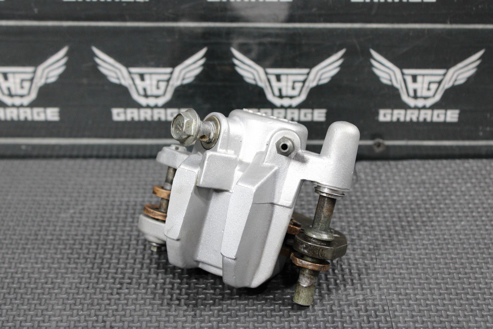 2001 SUZUKI RM80 OEM TOKICO FRONT BRAKE CALIPER 59300 - 03B11 - 999 - hggarage