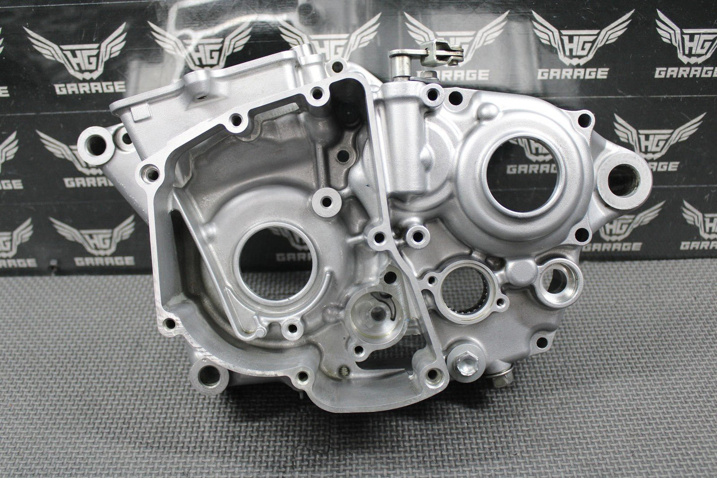 2020 SUZUKI RMZ250 OEM LEFT RIGHT ENGINE CRANKCASE CRANK CASES 11301 - 49850 MINT! - hggarage