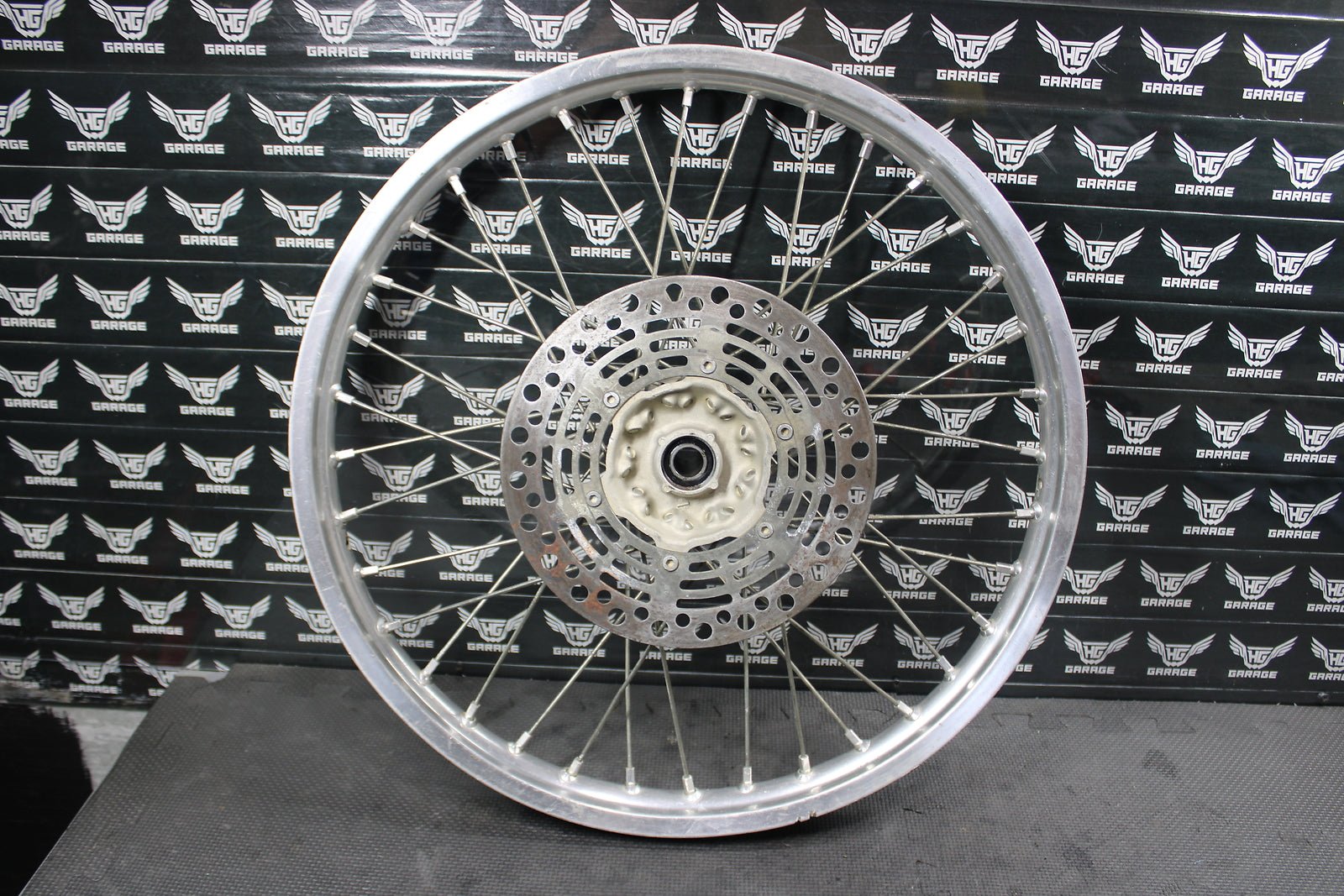 1999 SUZUKI 96 - 00 RM125 RM250 OEM FRONT WHEEL RIM 54111 - 36E10 55311 - 36E00 - hggarage