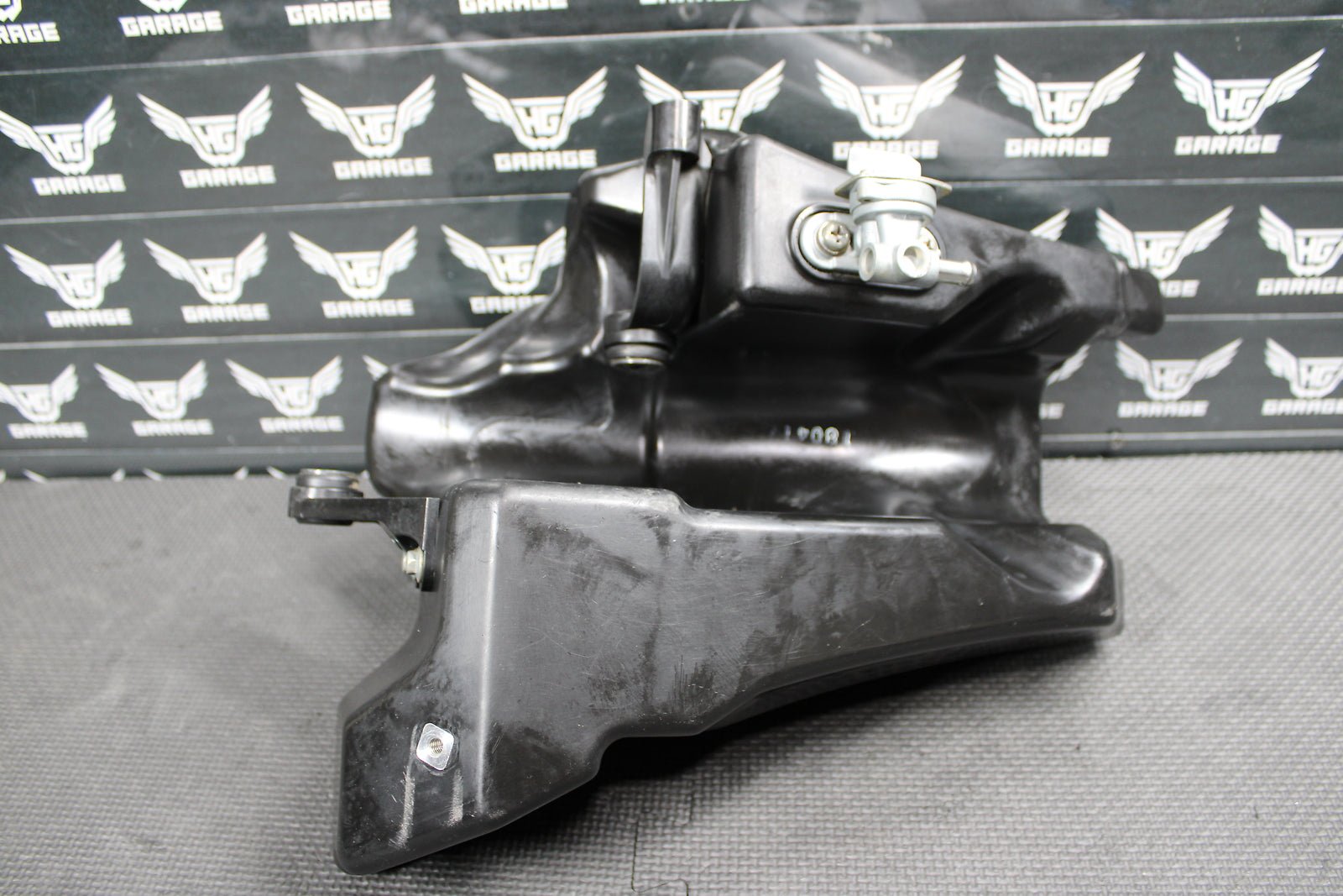 2018 Yamaha YZ65 OEM Gas Fuel Tank Cell Petrol Reservoir BR8 - 24110 - 00 - 00 - hggarage
