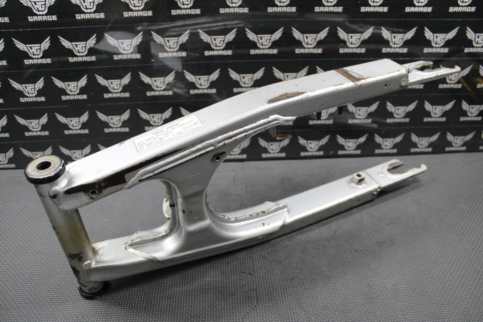 1999 HONDA XR200R 91 - 99 OEM SWINGARM SWING ARM REAR SUSPENSION 52100 - KT0 - 870 - hggarage
