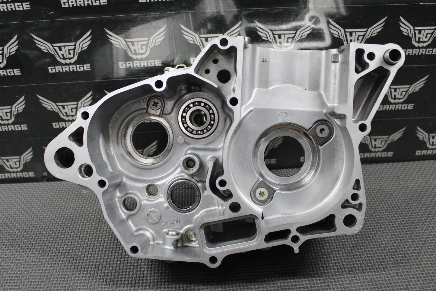 2020 SUZUKI RMZ250 OEM LEFT RIGHT ENGINE CRANKCASE CRANK CASES 11301 - 49850 MINT! - hggarage