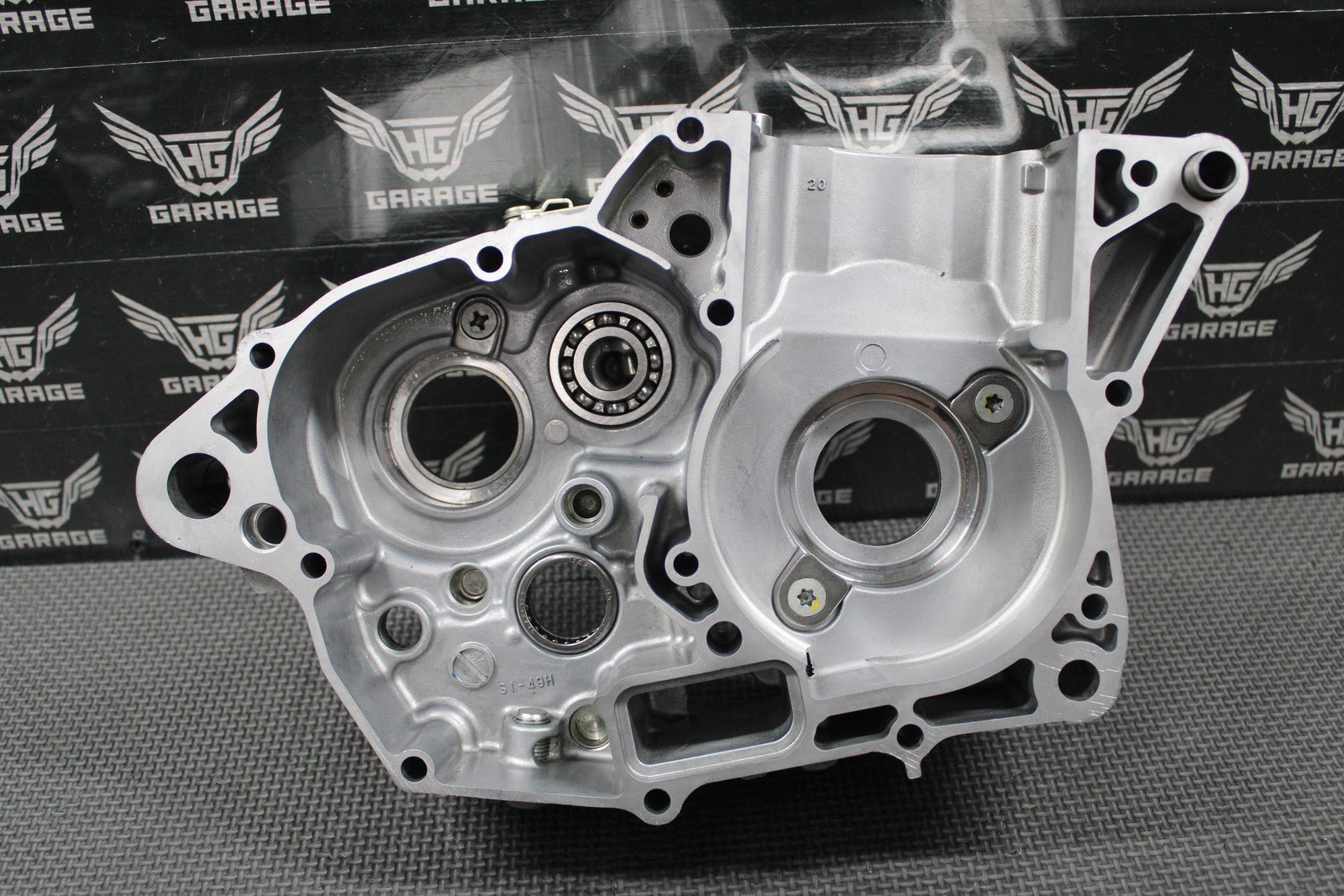 2020 SUZUKI RMZ250 OEM LEFT RIGHT ENGINE CRANKCASE CRANK CASES 11301 - 49850 MINT! - hggarage