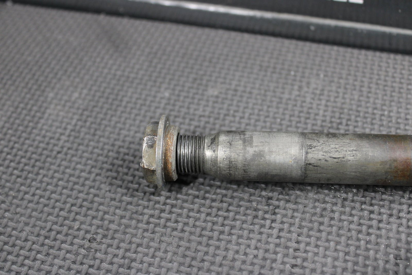 2000 YAMAHA YZ250 OEM FRONT WHEEL RIM AXLE PIVOT BOLT 5BE - 25181 - 00 - 00 - hggarage