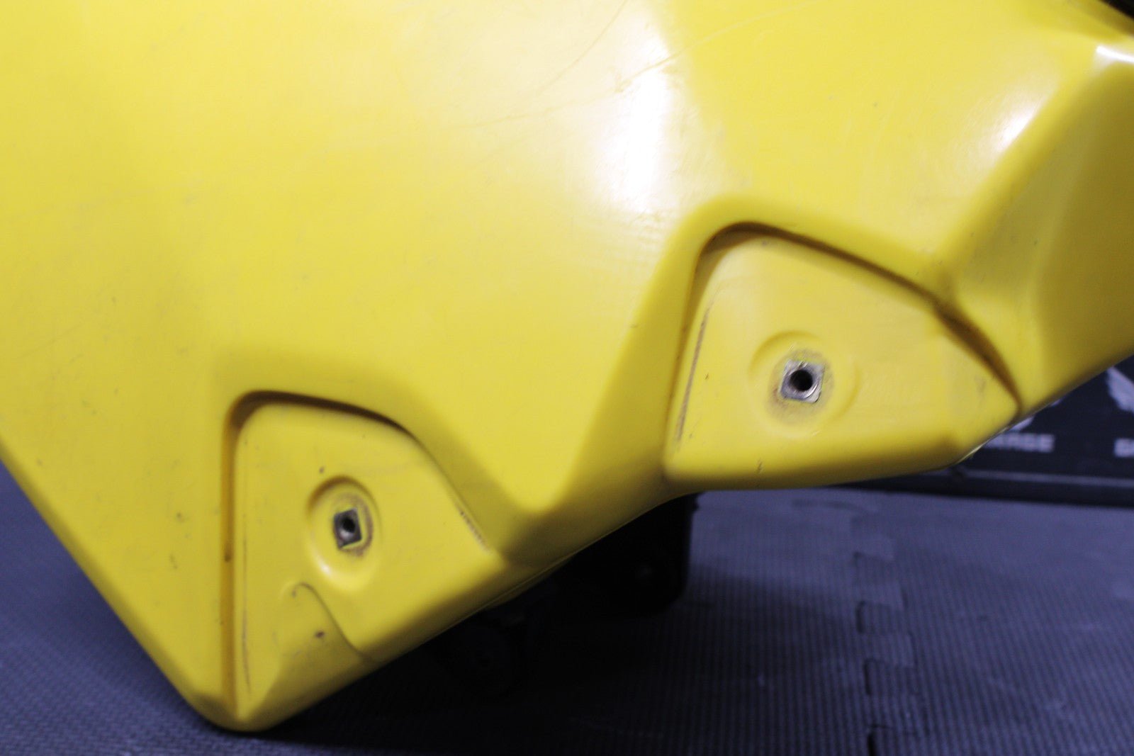 2000 SUZUKI DRZ400 00 - 04 OEM GAS FUEL TANK CELL PETROL RESERVOIR PLASTIC YELLOW - hggarage