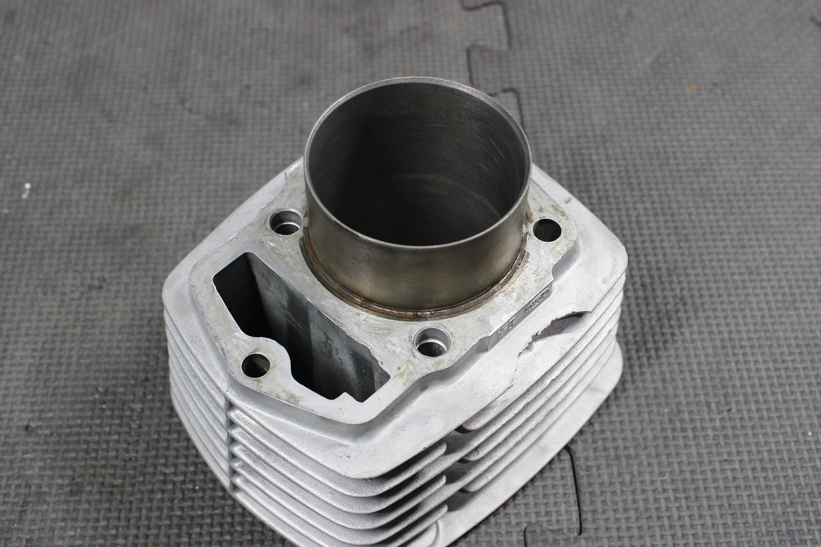 2002 HONDA XR200R 93 - 02 XR200R OEM 65.5MM BORE ENGINE MOTOR CYLINDER JUG - hggarage