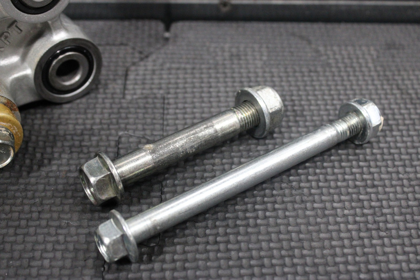 47713142