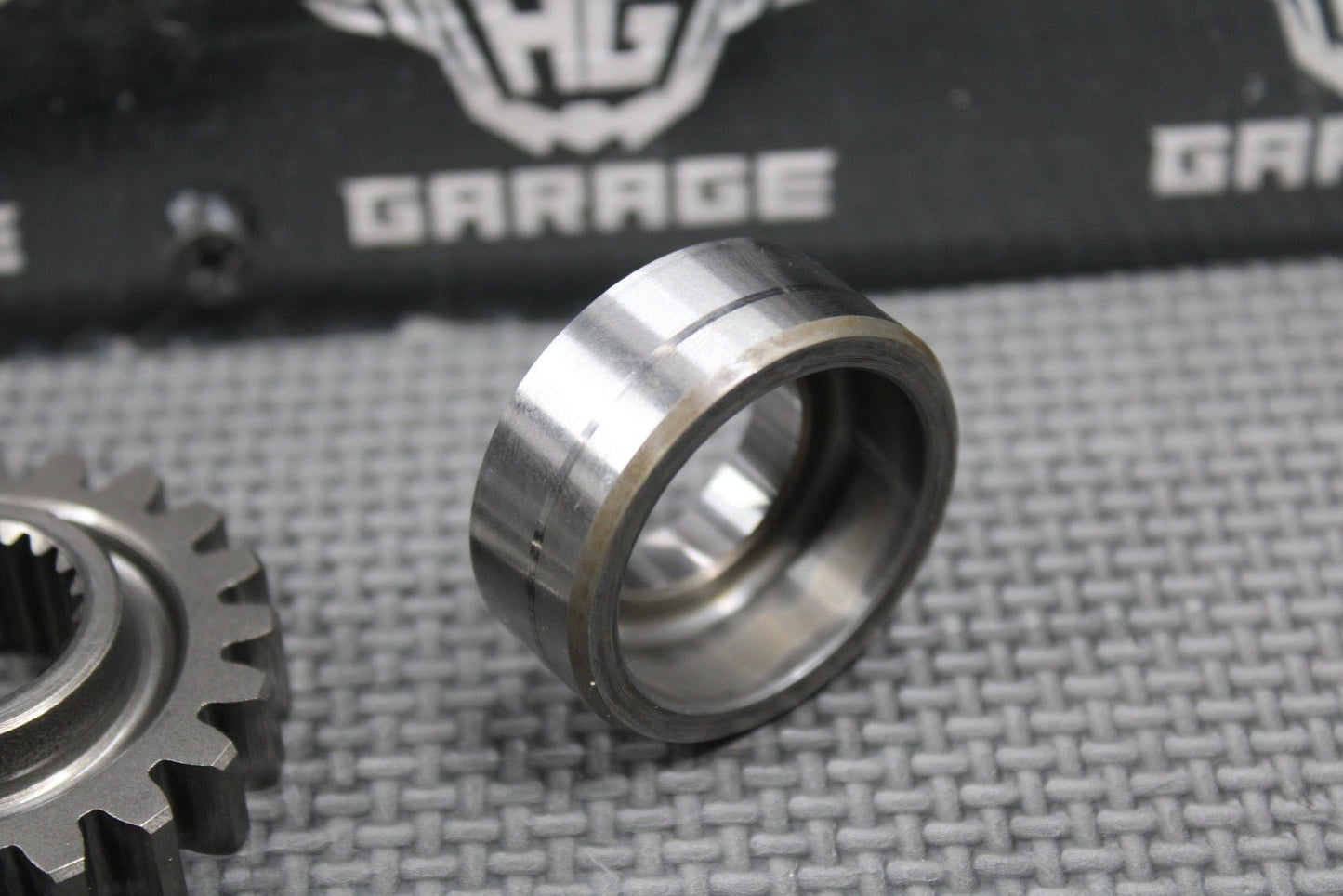 2003 HONDA CR250R OEM ENGINE PRIMARY DRIVE MAIN GEAR COLLAR BOLT 13615 - KS7 - 000 - hggarage