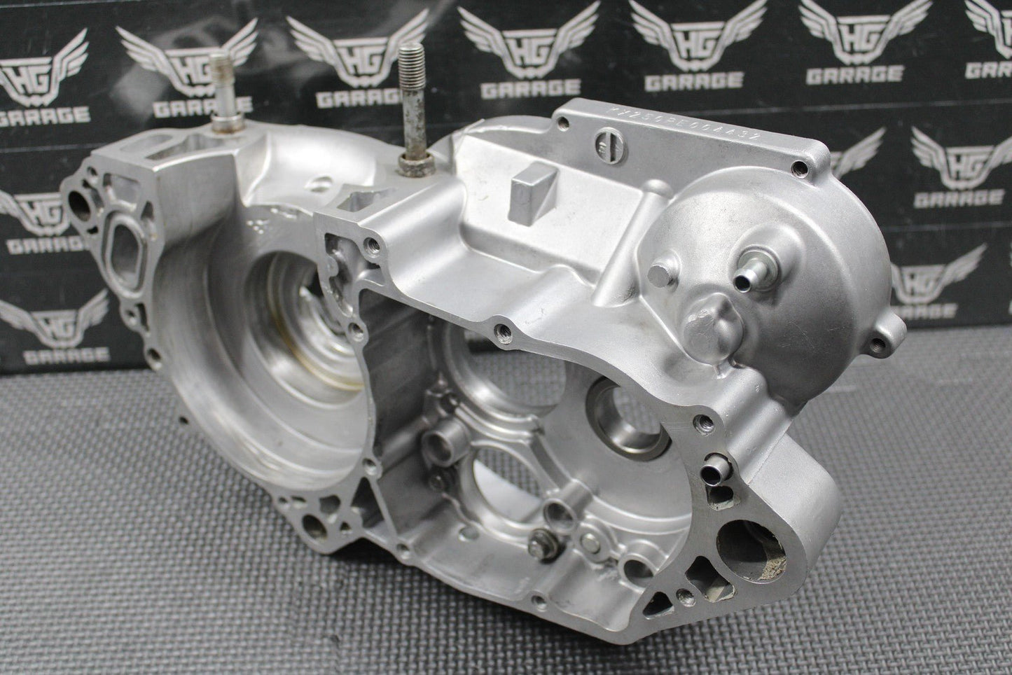 2006 2007 KAWASAKI KX250 OEM RIGHT ENGINE CRANKCASE CRANK CASE 14001 - 0065 GOOD! - hggarage