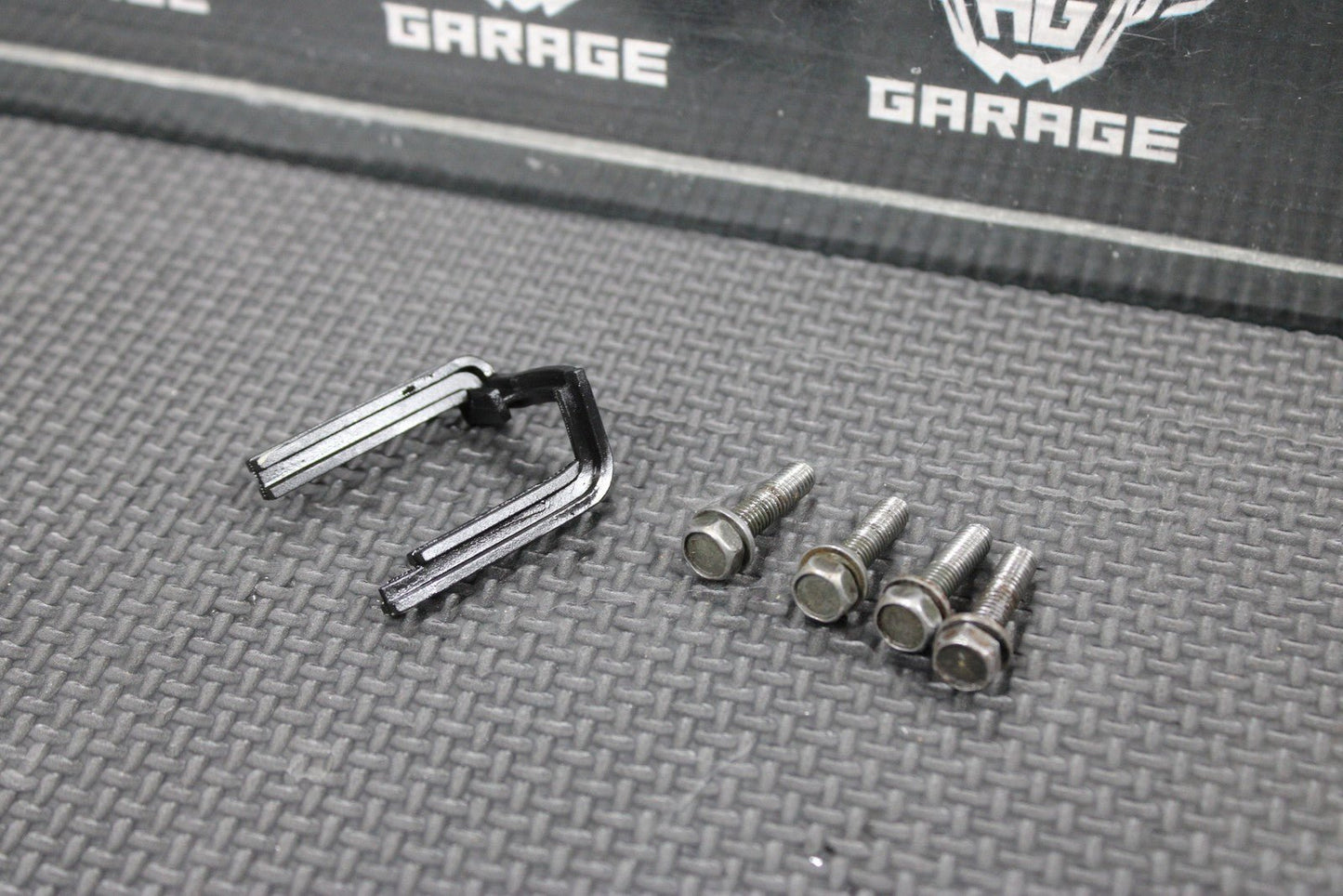 2001 YAMAHA YZ250 99 - 22 OEM ENGINE POWERVALVE EXHUAST VALVE LINKAGE COVER - hggarage