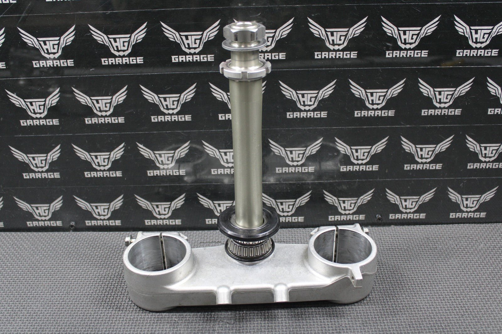 2020 SUZUKI 20 - 25 RMZ250 OEM FRONT FORKS LOWER TRIPLE TREE STEM 51410 - 46K10 - hggarage