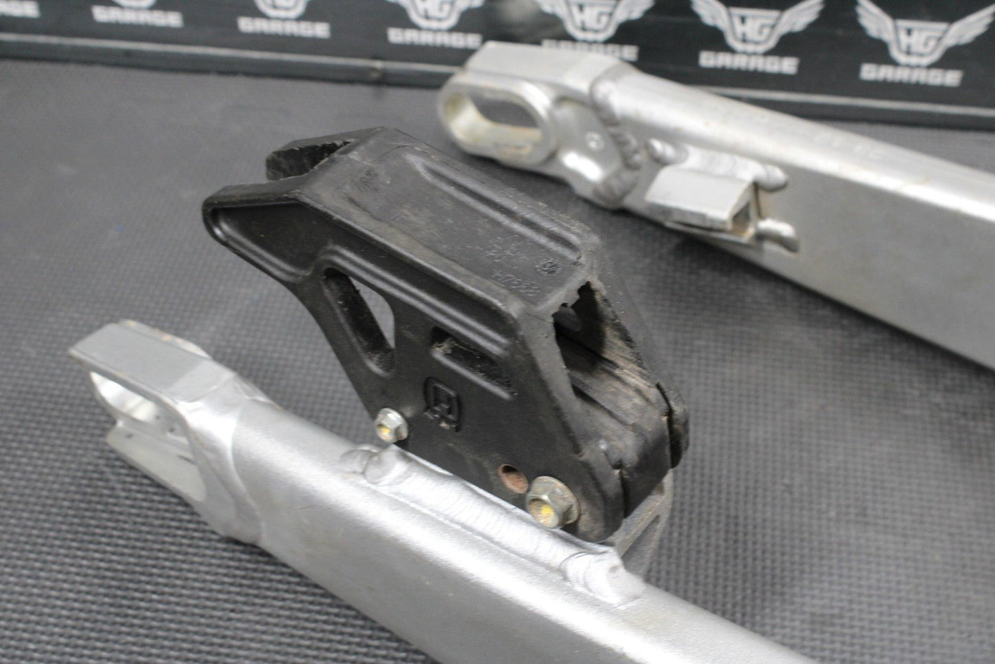 2013 HUSQVARNA TE511 OEM REAR SWINGARM SWING ARM SUSPENSION 8000H3158 READ DESC! - hggarage