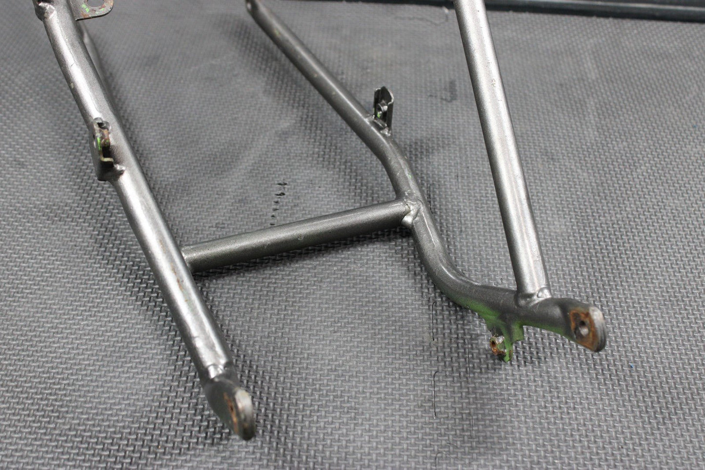 1997 KAWASAKI 95 - 97 KX125 KX250 OEM REAR BACK SUB FRAME SUBFRAME 32160 - 1397 - CC - hggarage