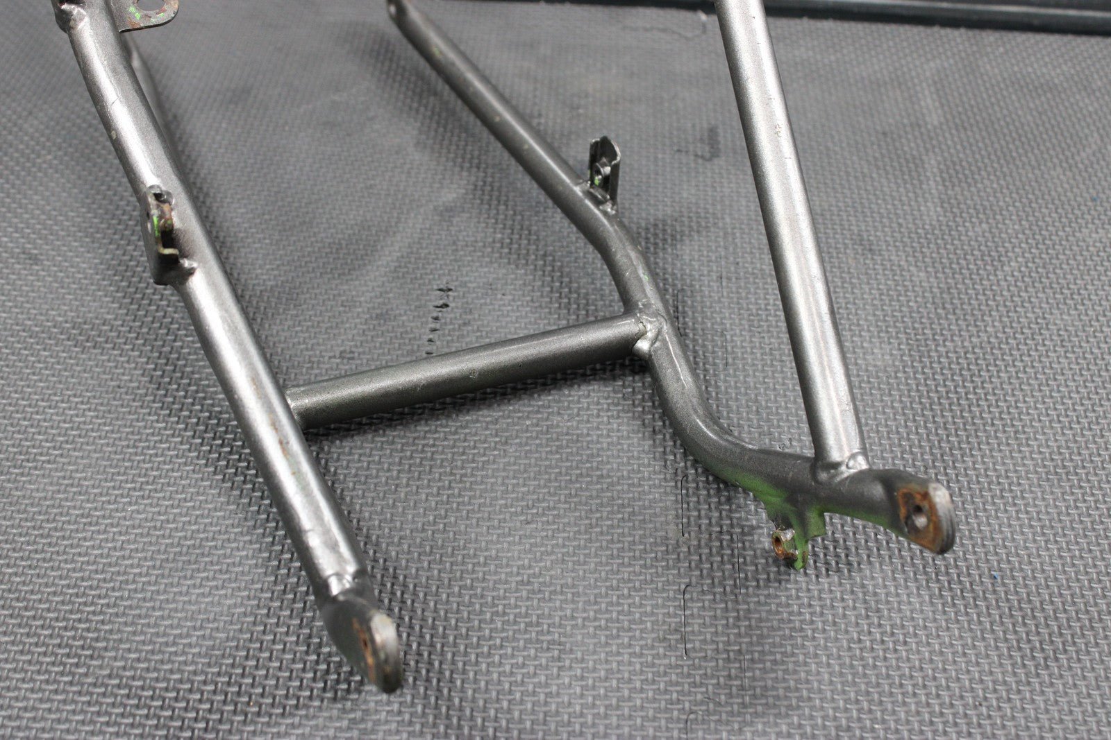 1997 KAWASAKI 95 - 97 KX125 KX250 OEM REAR BACK SUB FRAME SUBFRAME 32160 - 1397 - CC - hggarage