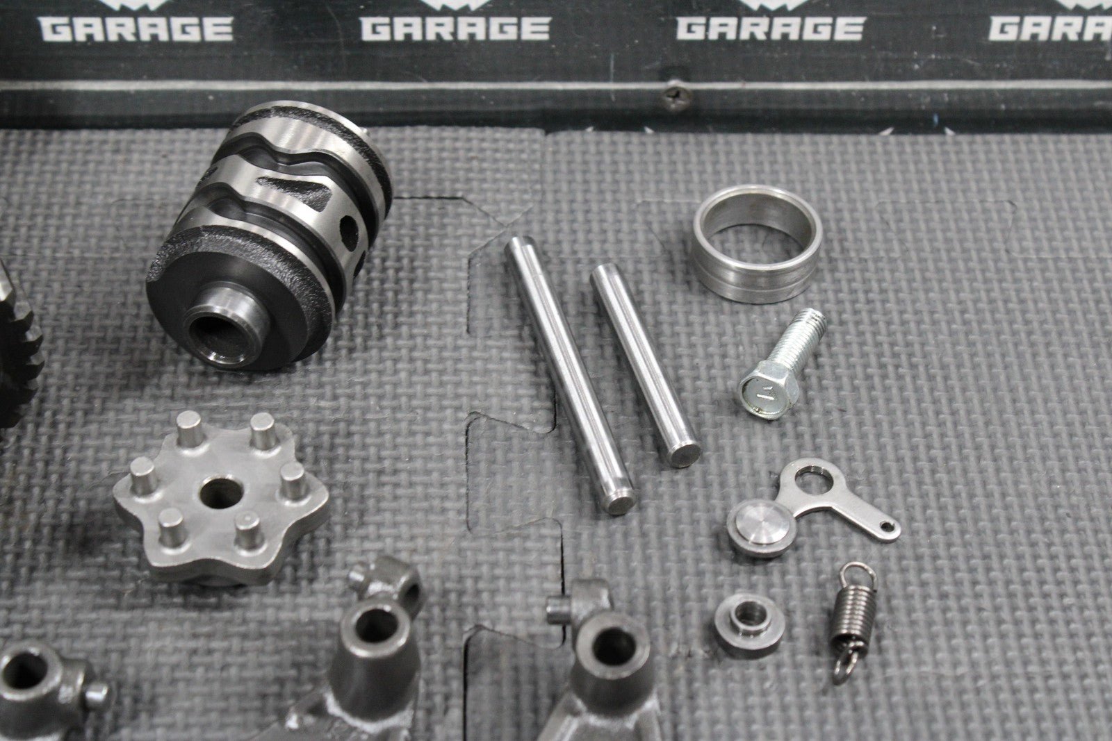 1986 KAWASAKI KDX200 OEM TRANSMISSION TRANNY GEARBOX SHIFT FORKS DRUM GEARS - hggarage