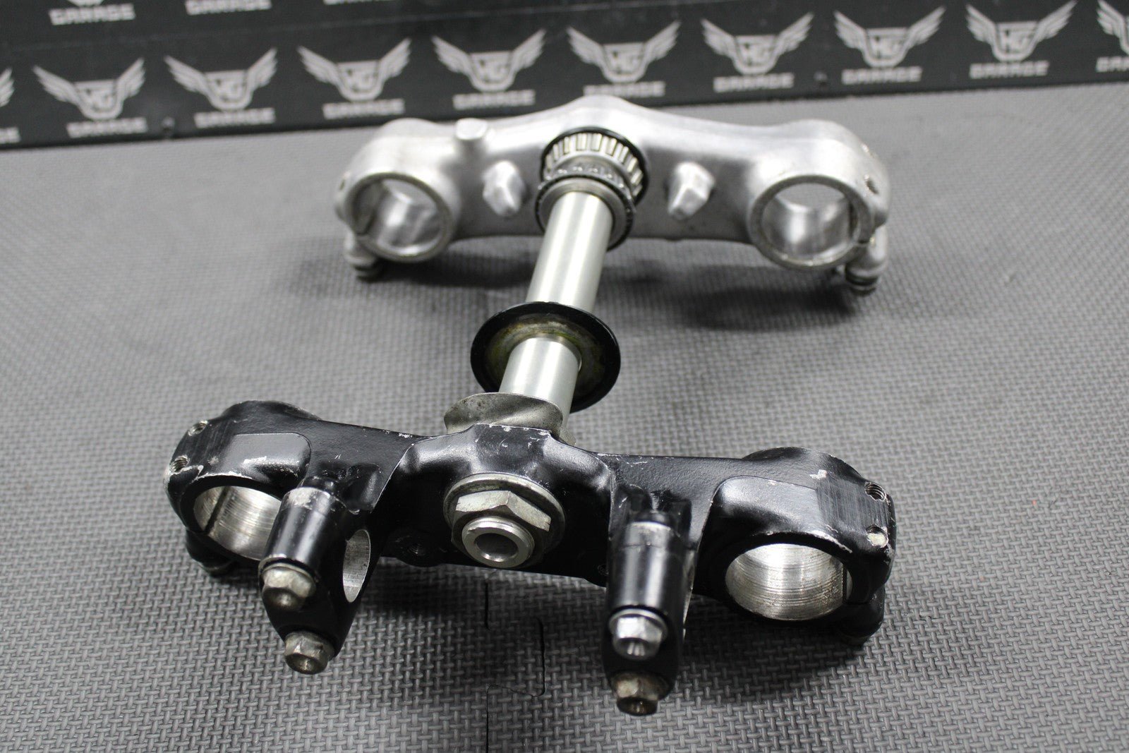 1989 87 - 95 HONDA XR250R OEM FRONT FORKS LOWER UPPER TRIPLE TREE STEM BAR CLAMP - hggarage