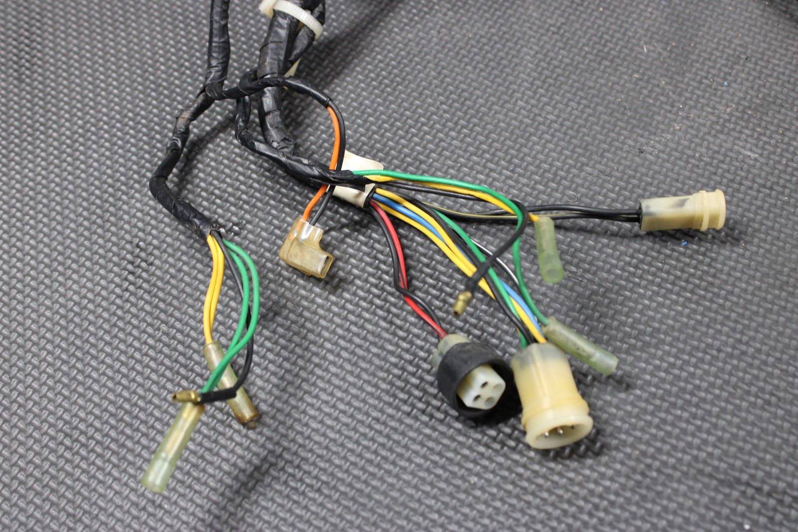 1991 YAMAHA BANSHEE 350 87 - 94 OEM MAIN ENGINE WIRING HARNESS CONNECTORS PLUGS - hggarage