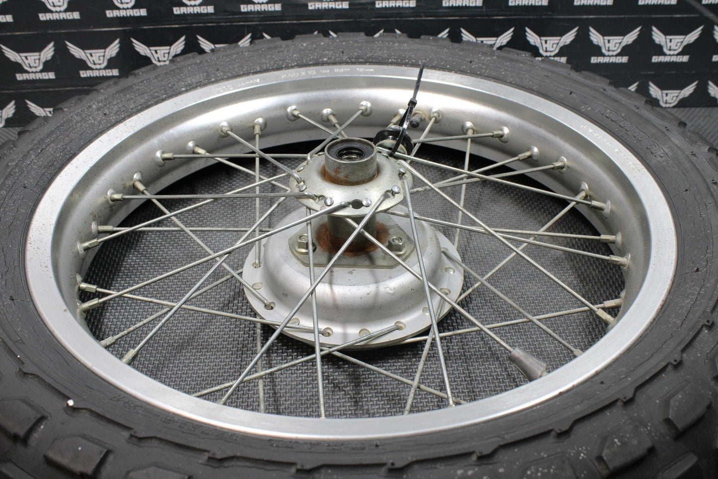 1987 YAMAHA TW200 OEM 18 X 2.50 FRONT WHEEL RIM 2JX - 25111 - 00 - 00 94425 - 18446 - 00 - hggarage