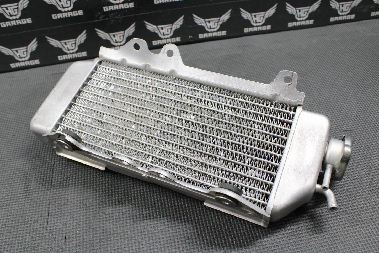 2014 KAWASAKI 10 - 16 KX250F OEM RIGHT FILL SIDE RADIATOR RADIATORS 39061 - 0168 - hggarage