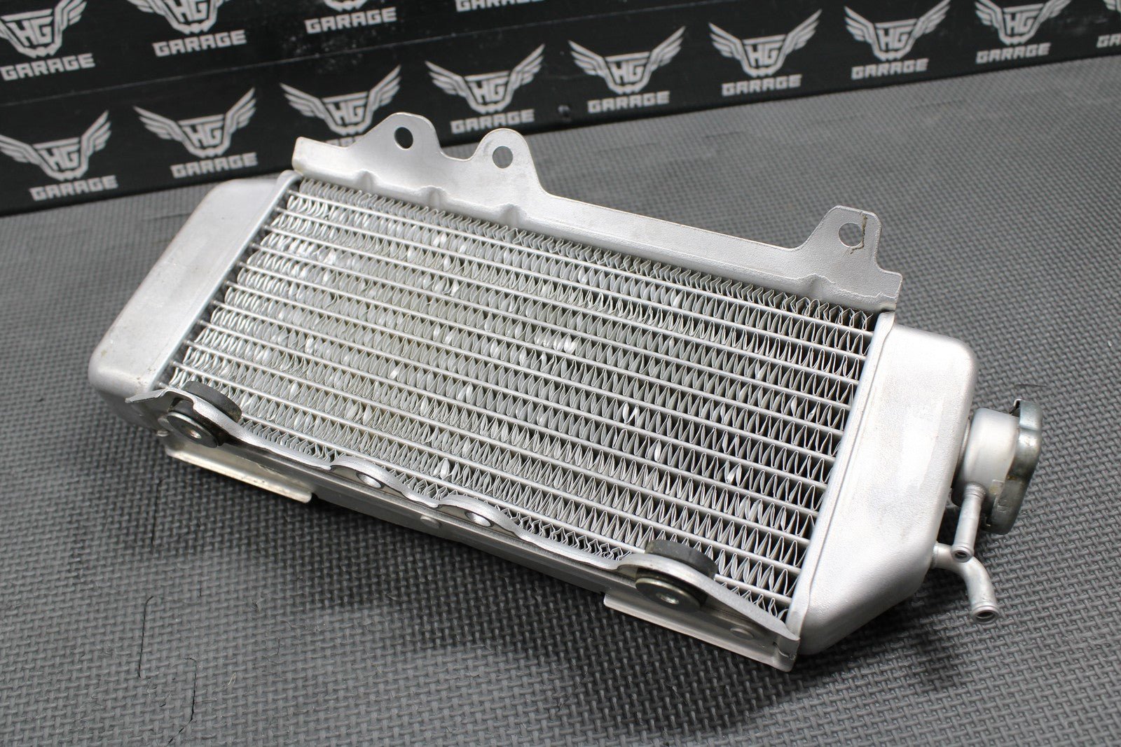2014 KAWASAKI 10 - 16 KX250F OEM RIGHT FILL SIDE RADIATOR RADIATORS 39061 - 0168 - hggarage