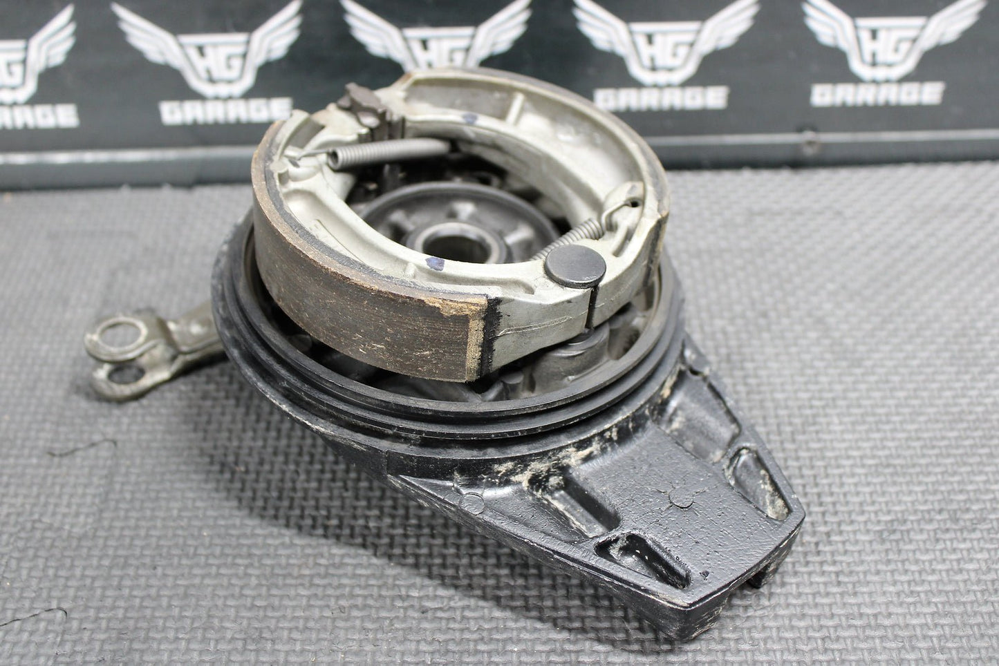 2001 Honda XR200R 90 - 02 OEM Rear Back Brake Drum Panel Assembly 43100 - KK0 - 000 - hggarage