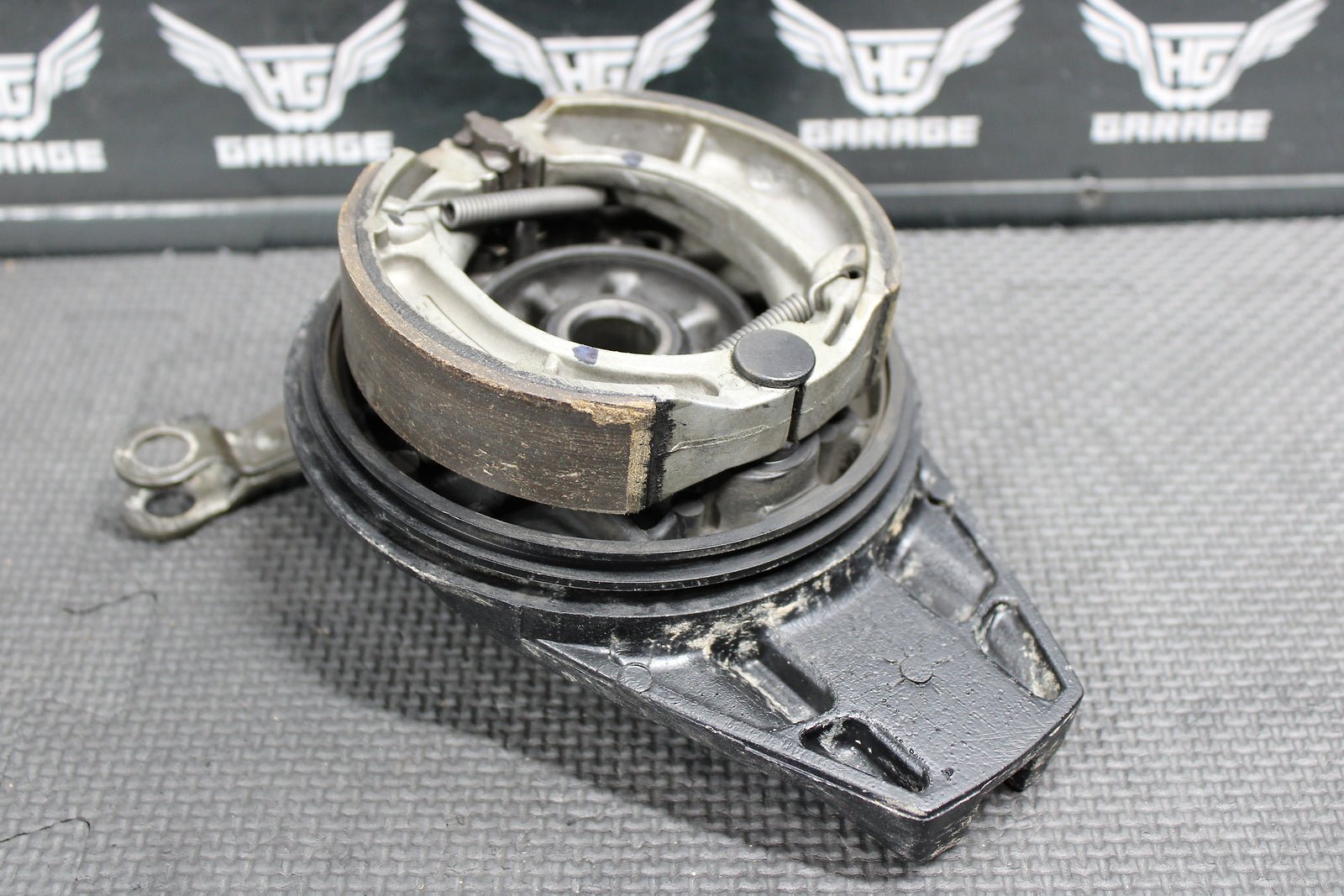2001 Honda XR200R 90 - 02 OEM Rear Back Brake Drum Panel Assembly 43100 - KK0 - 000 - hggarage