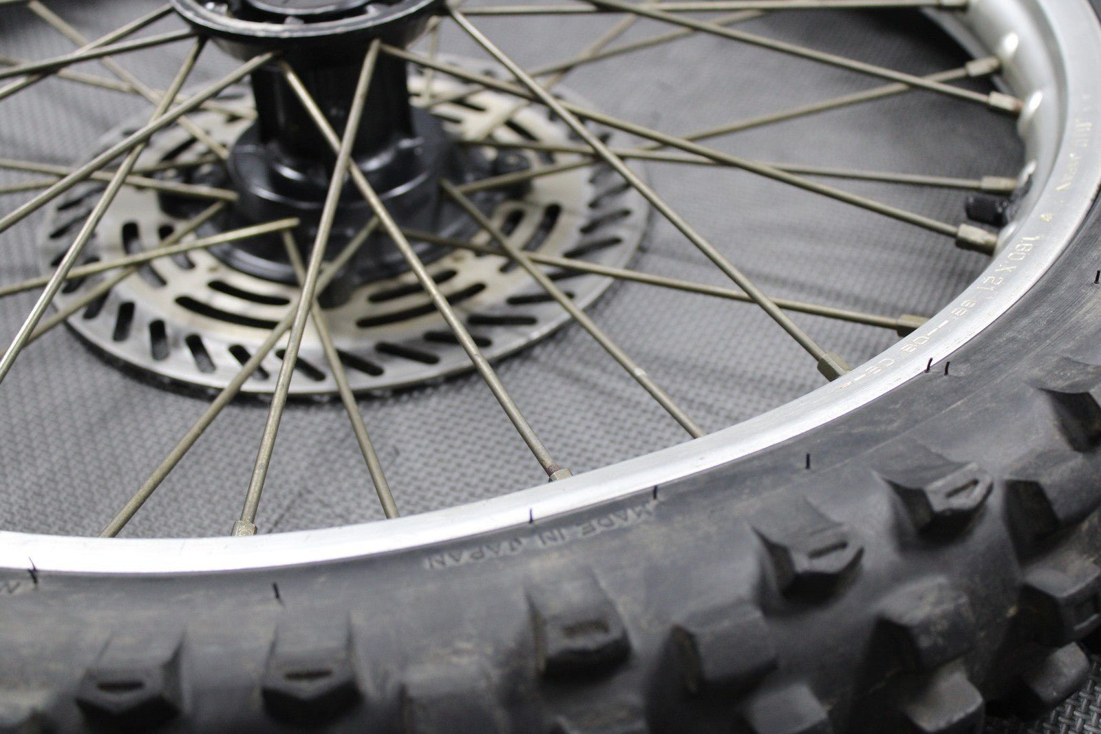 1988 HONDA CR125R CR250R CR500R OEM 21" FRONT WHEEL RIM HUB TIRE 446A5 - KS6 - 830 - hggarage