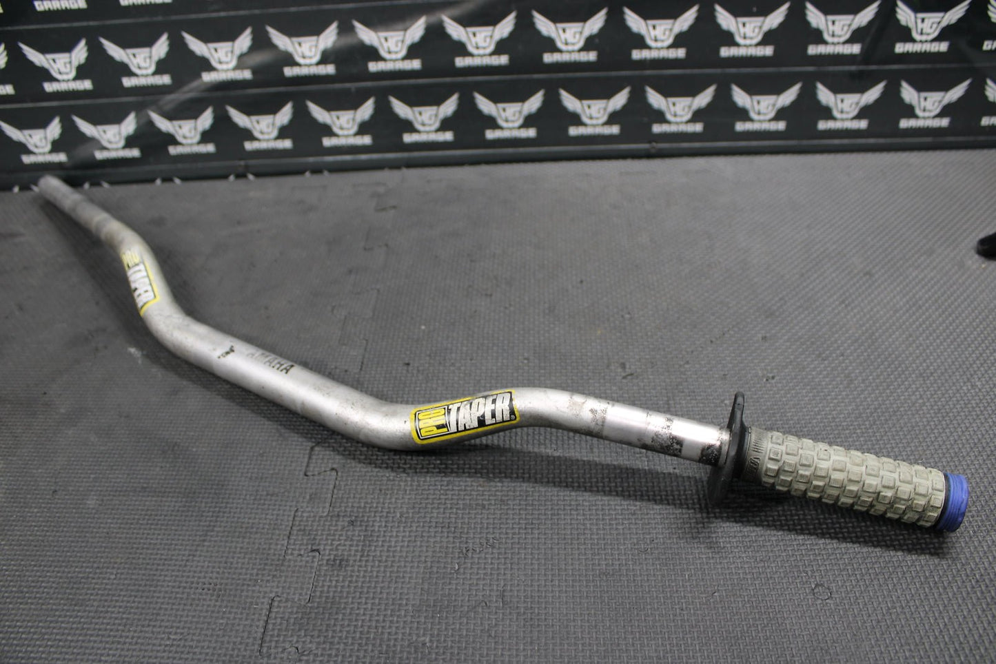 2009 Yamaha YZ450F OEM Pro Taper 1 1/8" Fat Bar Handlebars Bars Grips Steering - hggarage