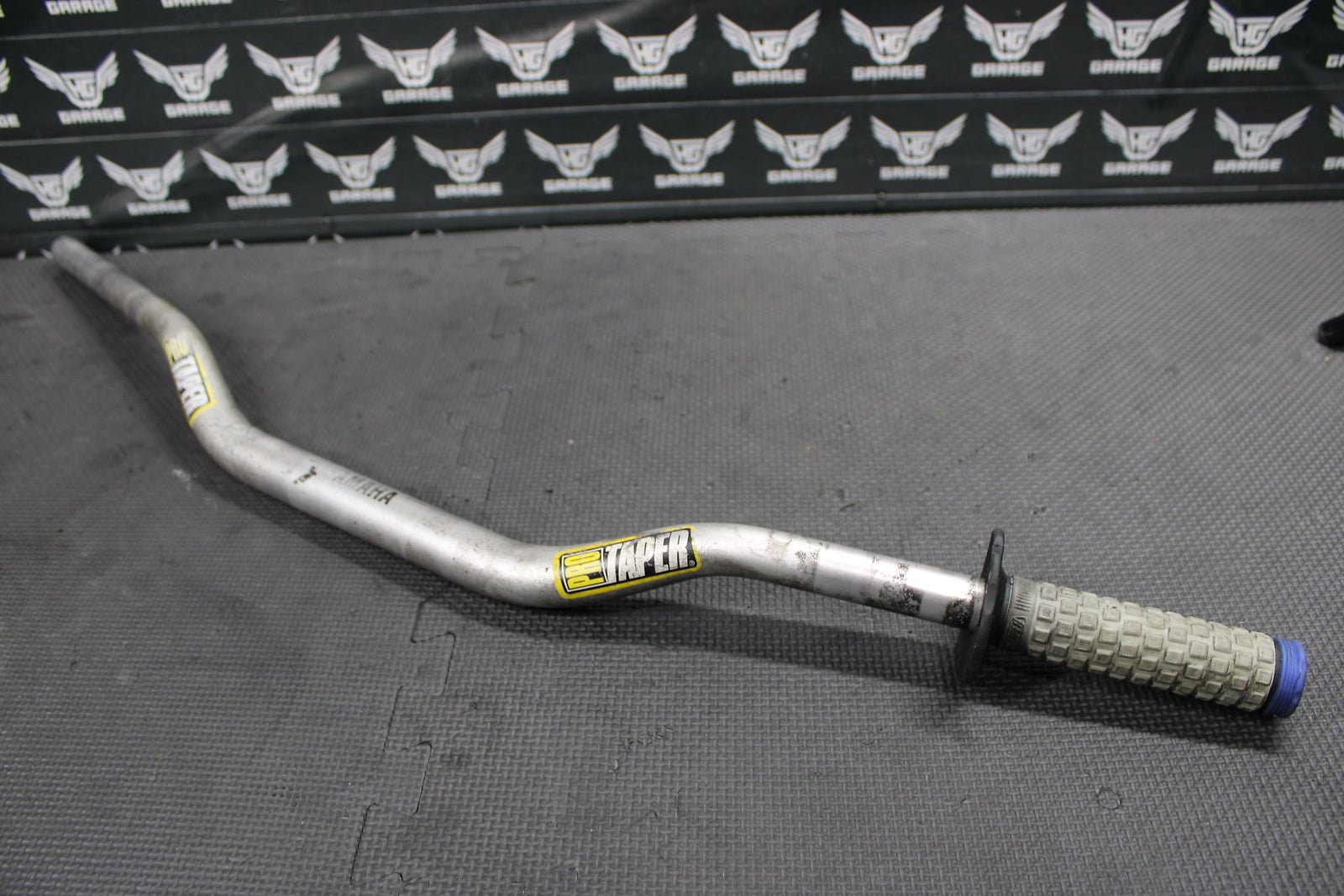 2009 Yamaha YZ450F OEM Pro Taper 1 1/8" Fat Bar Handlebars Bars Grips Steering - hggarage