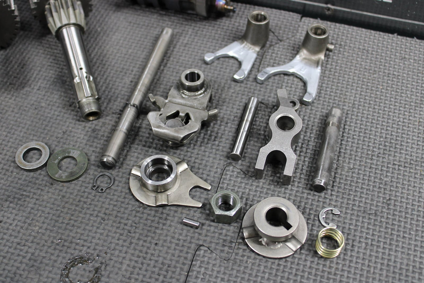 2000 Yamaha TTR90E OEM Engine Transmission Tranny Assembly Gears - hggarage