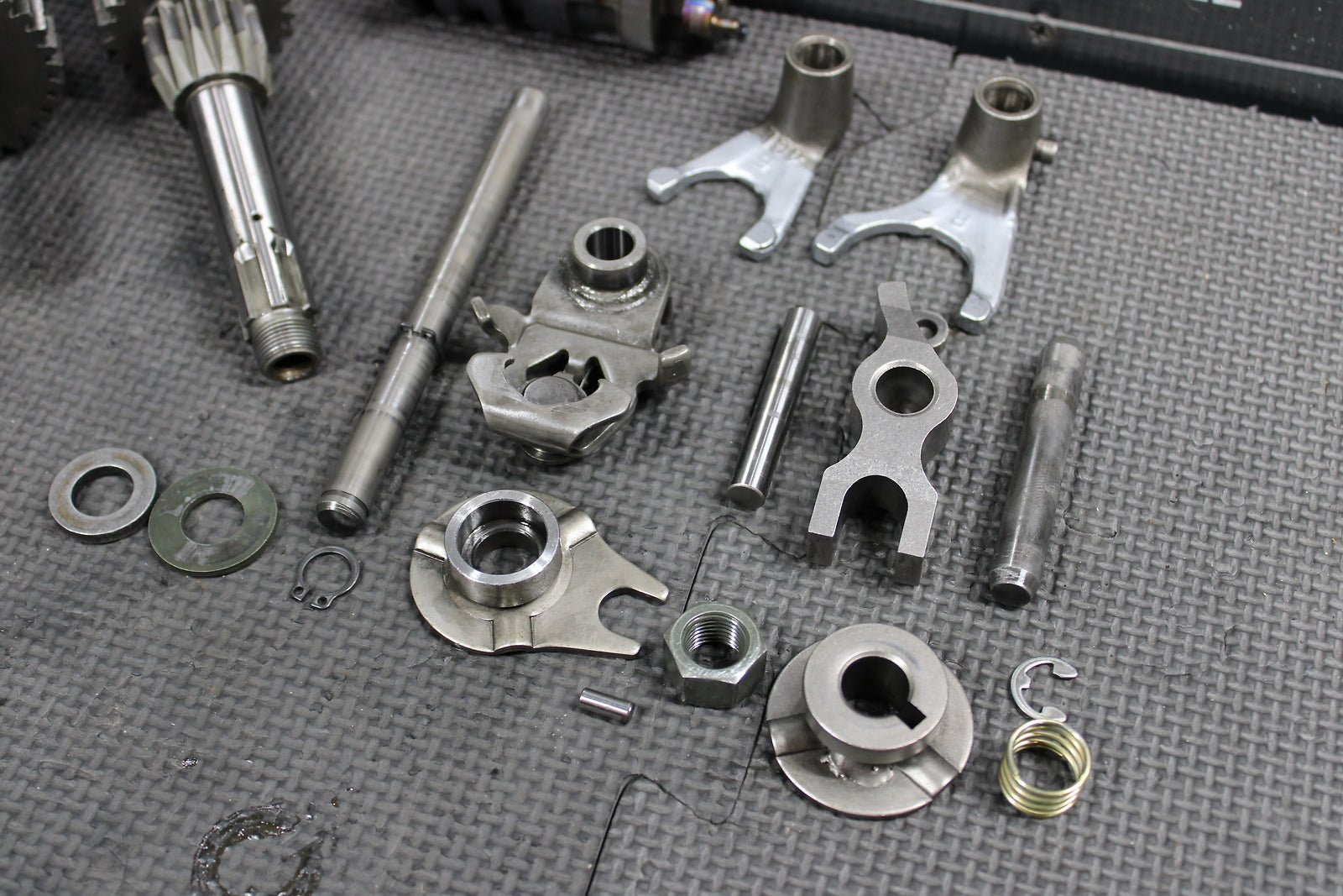 2000 Yamaha TTR90E OEM Engine Transmission Tranny Assembly Gears - hggarage