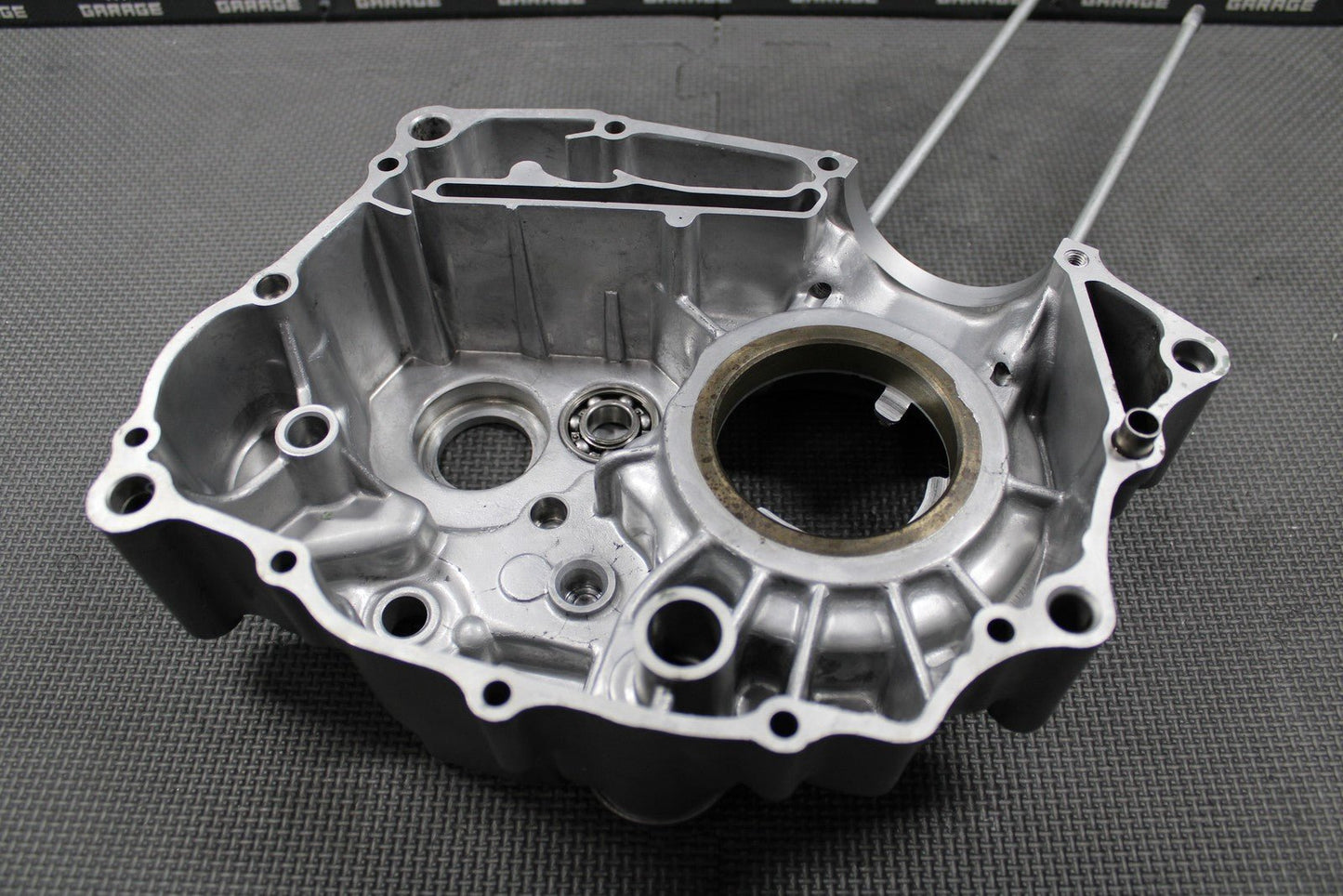 1999 HONDA XR200R 88 - 02 OEM LEFT ENGINE MOTOR CRANKCASE CRANK CASE 11200 - KT0 - 680 - hggarage
