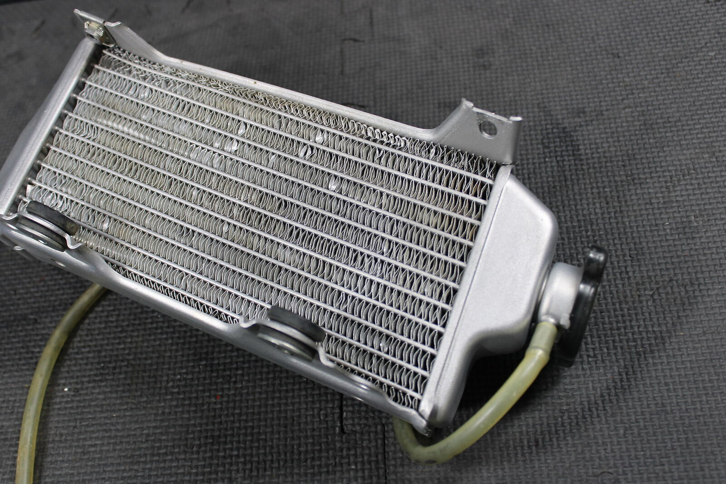 2008 SUZUKI RMZ250 OEM RIGHT ENGINE MOTOR COOLING COOLER RADIATOR 17710-10H00