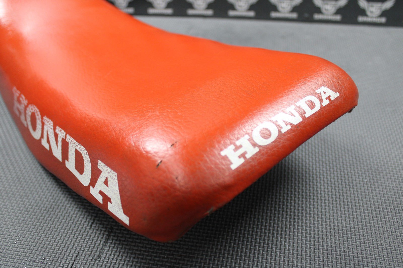 1988 HONDA 88 - 89 CR125R CR250R CR500R OEM SEAT SADDLE FOAM PAN LOW 77100 - KZ4 - 000 - hggarage