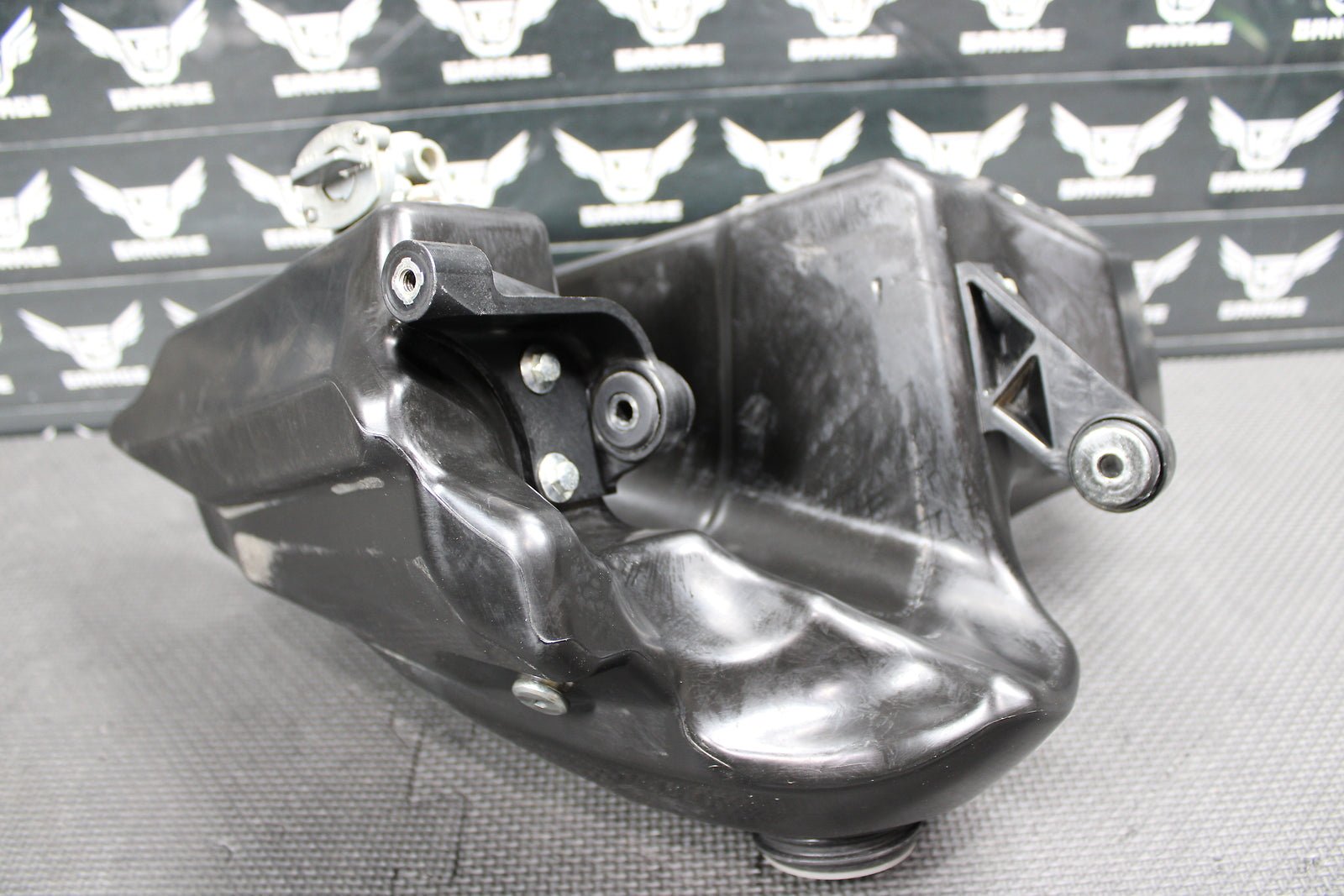 2018 Yamaha YZ65 OEM Gas Fuel Tank Cell Petrol Reservoir BR8 - 24110 - 00 - 00 - hggarage