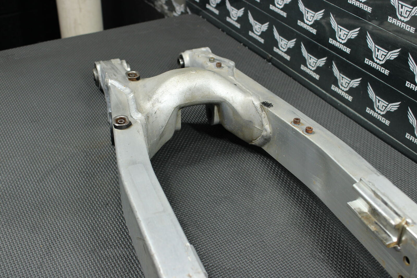 1993 HONDA CR250R OEM SWINGARM SWING ARM SUSPENSION 52100-KZ3-890ZA