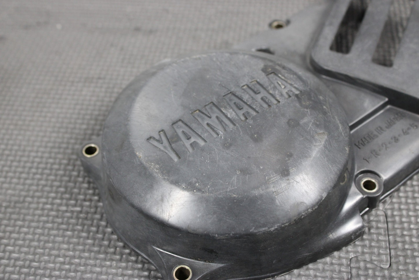 1997 YAMAHA RT100 92 - 00 OEM ENGINE MOTOR STATOR GENERATOR MAGNETO COVER - hggarage