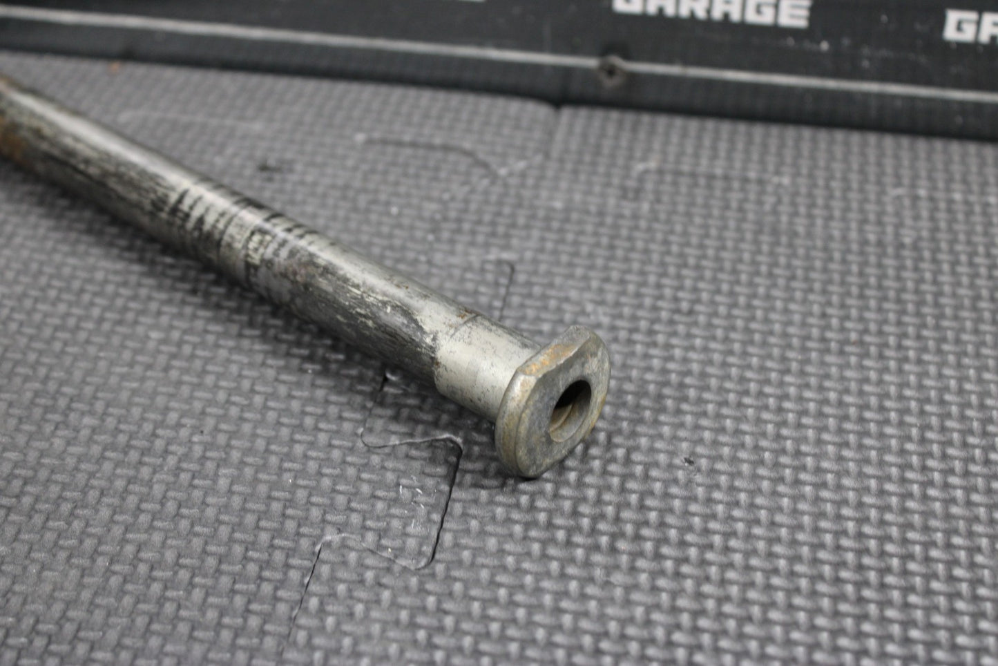 02 - 22 HONDA CRF450R OEM REAR SWINGARM BOLT SUSPENSION PIVOT AXLE 52101 - KZ4 - J40 - hggarage