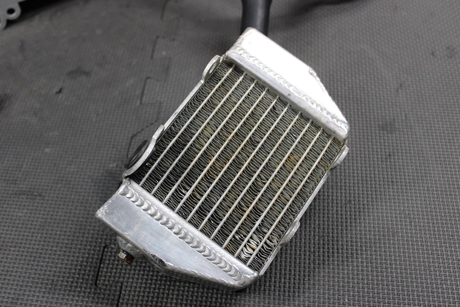 2006 KTM 85 SX GPI OVERSIZED ENGINE MOTOR COOLING COOLER RADIATOR 47035007100 - hggarage