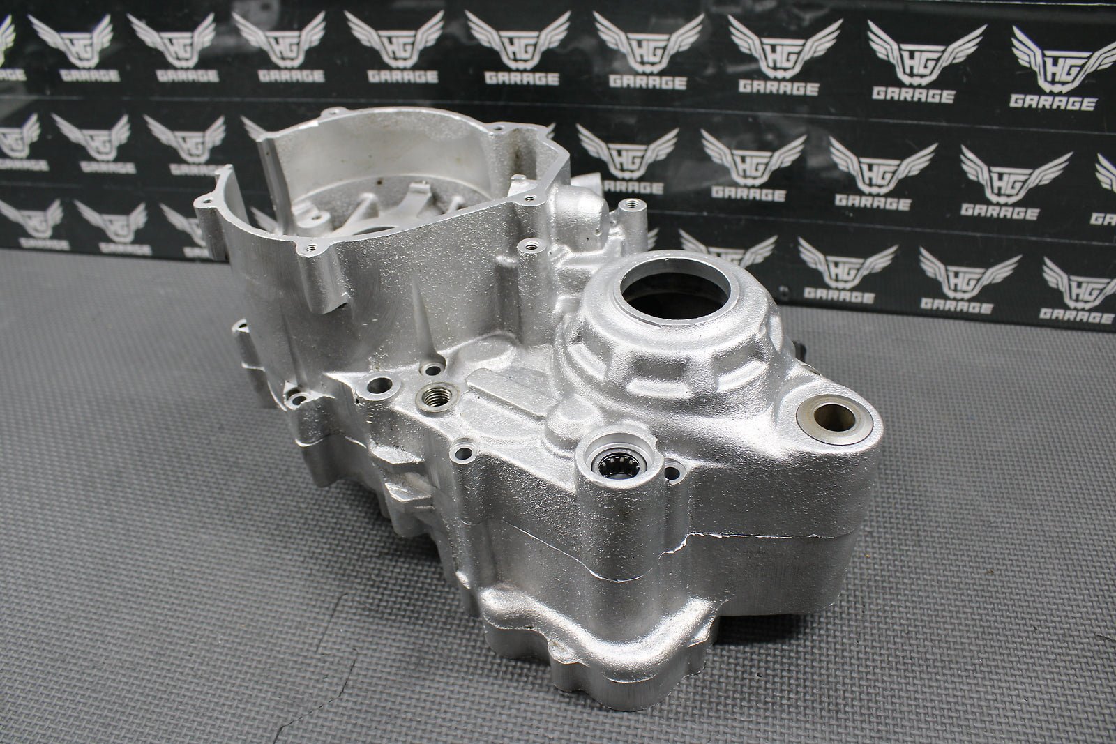 1991 KTM 300 EXC OEM LEFT RIGHT ENGINE MOTOR CRANKCASE CRANK CASES 54630004200 - hggarage