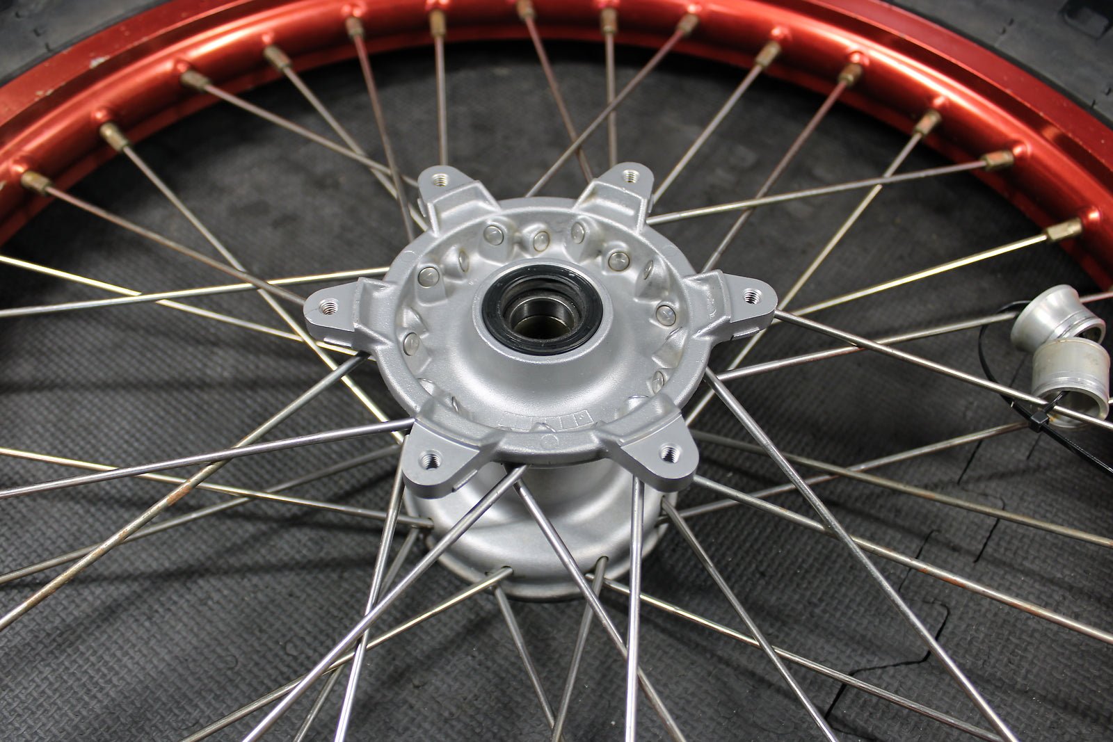 2006 YAMAHA YZ250F YZ426F YZ450F RED PRO WHEEL OEM HUB FRONT WHEEL RIM TIRE - hggarage