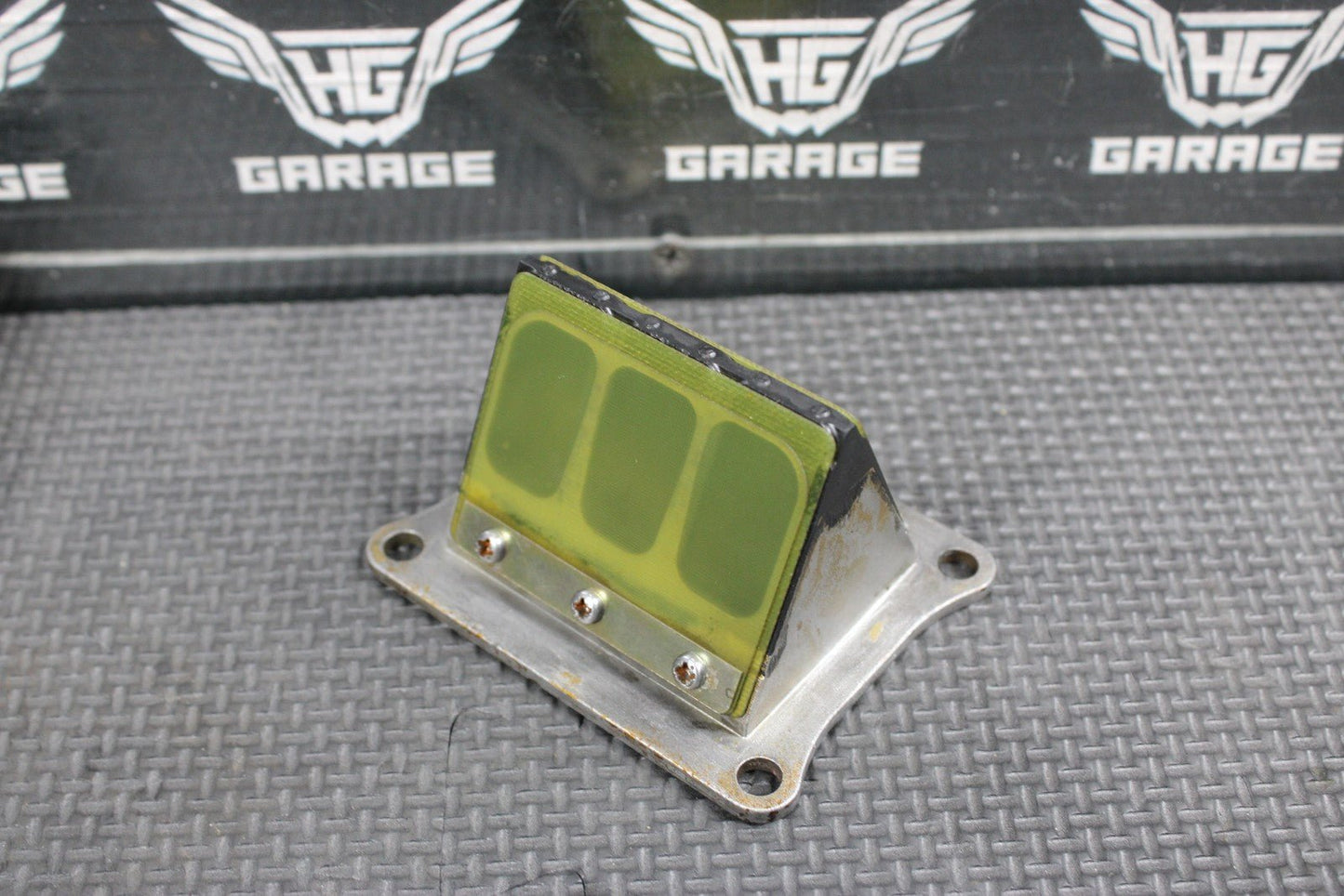 1998 HONDA CR125R OEM INTAKE REED BLOCK ASSEMBLY 14100 - KZ4 - J01 16221 - KZ4 - A10 - hggarage