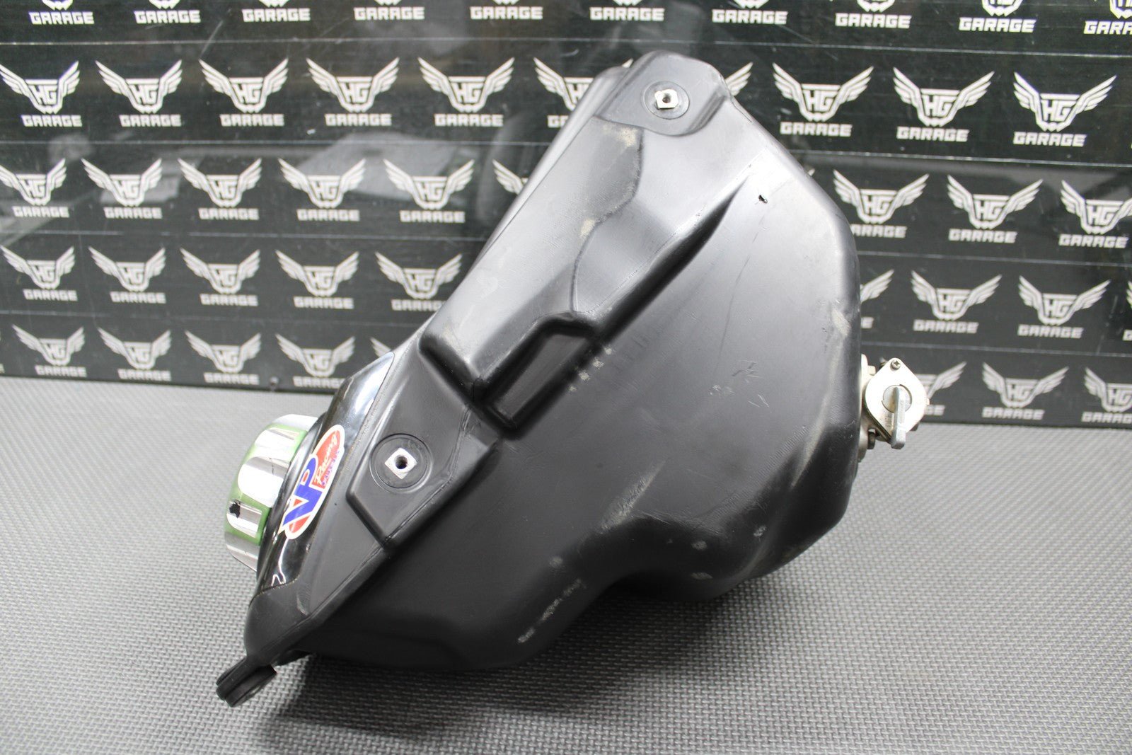 2007 06 - 08 KAWASAKI KX250F OEM GAS FUEL TANK CELL PETROL RESERVOIR 51001 - 0110 - 6Z - hggarage