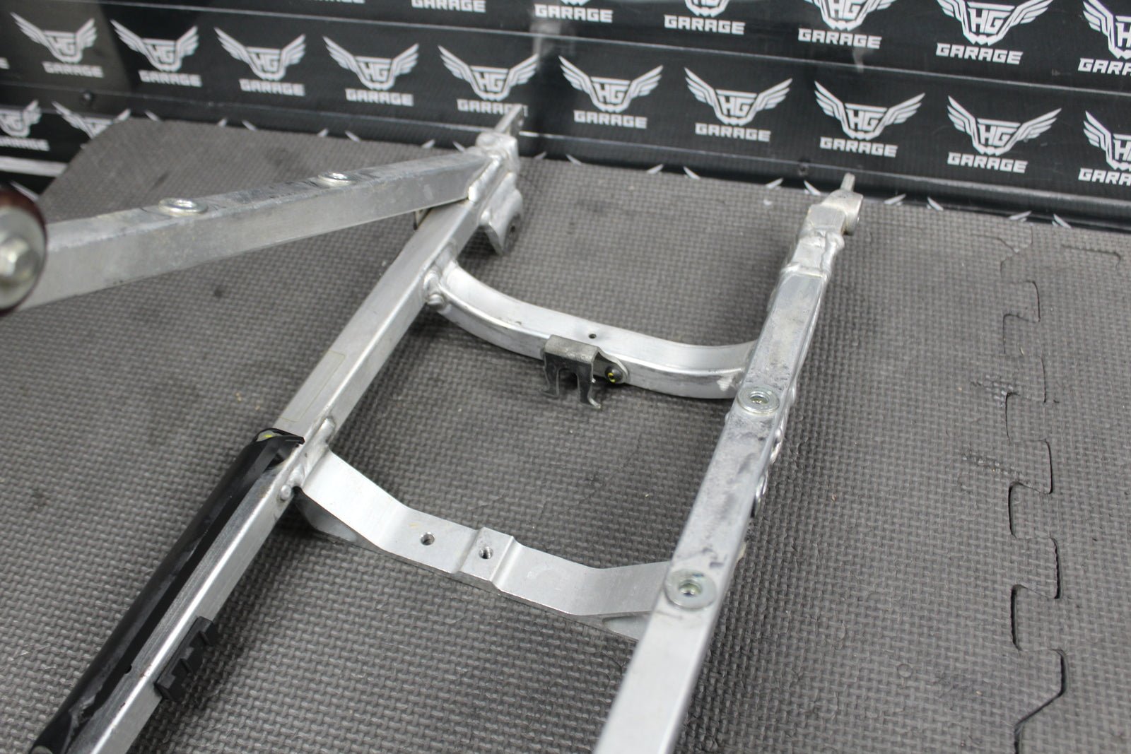 2016 YAMAHA YZ250F OEM REAR BACK SUB FRAME SUBFRAME 1SL - 21190 - 10 - 00 - hggarage