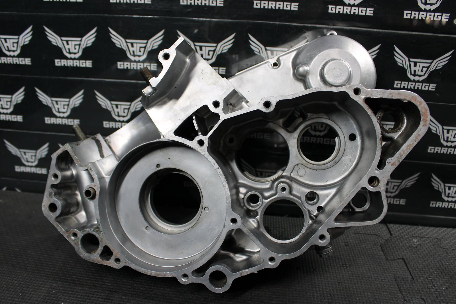 1989 SUZUKI RM250 OEM LEFT RIGHT ENGINE CRANKCASE CRANK CASES BLOCK 11300 - 28897 - hggarage