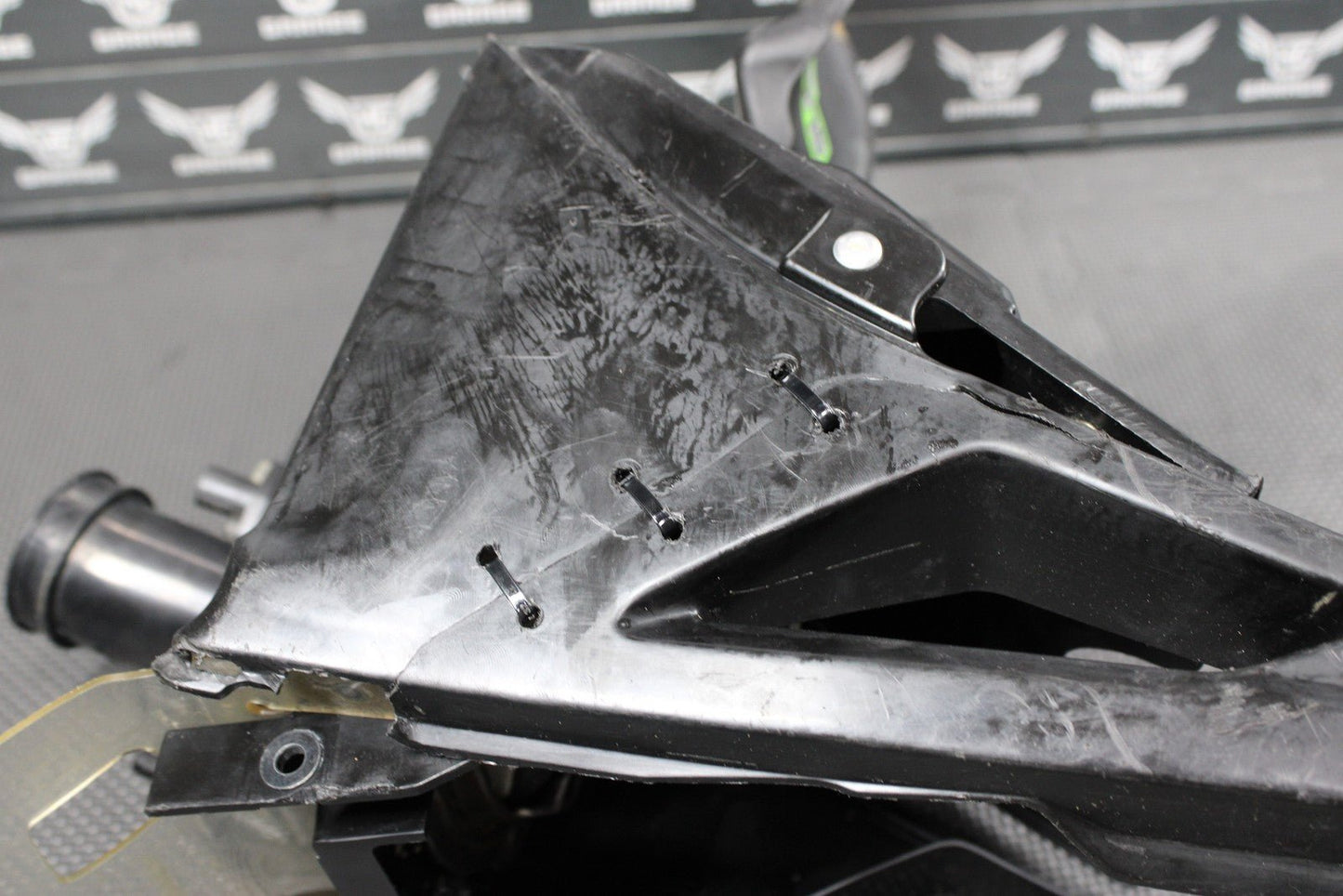 2014 KAWASAKI 13 - 16 KX250F OEM AIRBOX INTAKE AIR CLEANER CASE 59006 - 0011 - hggarage