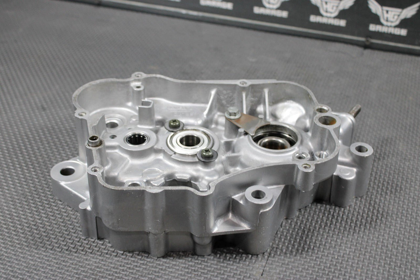 2007 02 - 17 YAMAHA YZ85 OEM RIGHT ENGINE MOTOR CRANKCASE CRANK CASES BLOCK - hggarage